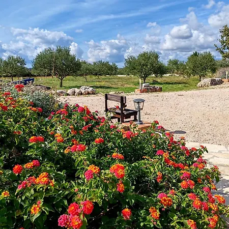 Juli With Jacuzzi Semesterbostad