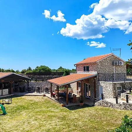 Holiday Home Villa Juli *