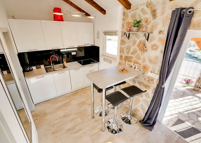 Holiday Home Villa Juli * シベニク