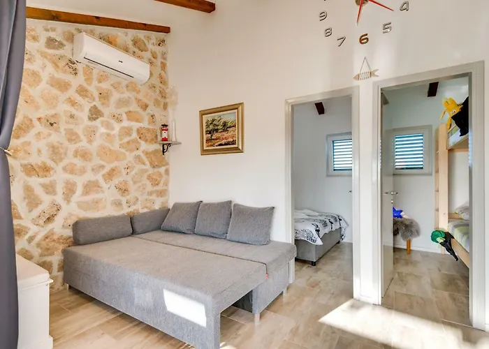 Holiday Home Villa Juli 別荘 *